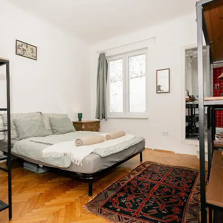 Cozy&quiet In Downtown Apartament *