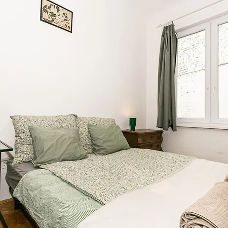 Cozy&quiet In Downtown Apartament